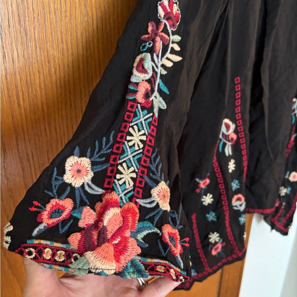 Johnny Was Black Embroidered Tunic Size Medium - Picture 4 of 7